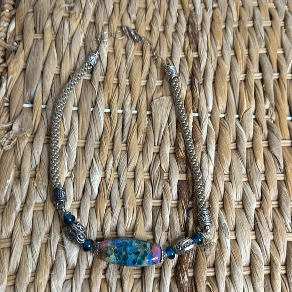 Necklace handmade centerpiece with silver and beads - Picture 7 of 8